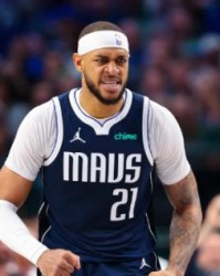 B体育官网-现世报？独行侠内线全部伤停 季后赛形势岌岌可危