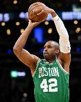 文胖：湖人在积极追求霍福德 后者很大概率加盟勇士或湖人