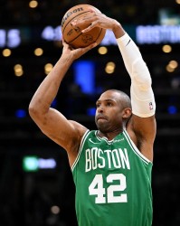 拓记点评霍福德将加盟勇士流言：看不出变得更老对勇士的好处