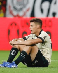 B体育链接-体检室中发现脚伤，18岁巴西中场转会被巴黎喊卡？