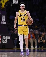 串联在线！里夫斯上半场7投3中得到8分3板4助 助攻数全队最高